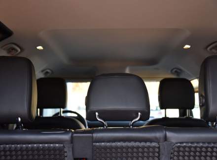 Land Rover - Defender