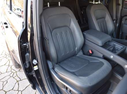 Land Rover - Defender