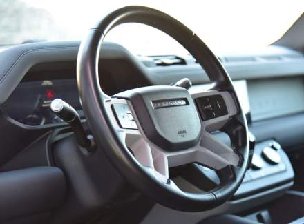 Land Rover - Defender