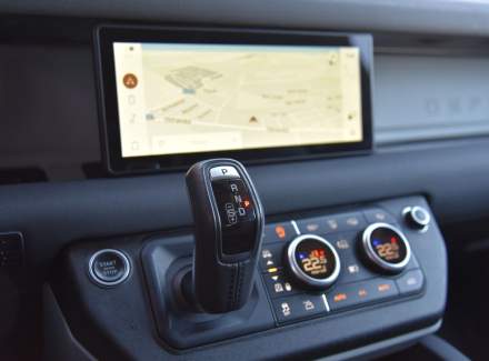 Land Rover - Defender