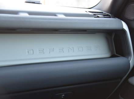 Land Rover - Defender