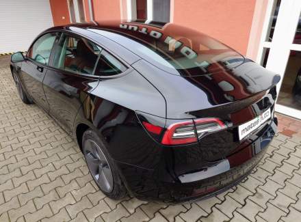 Tesla - Model 3