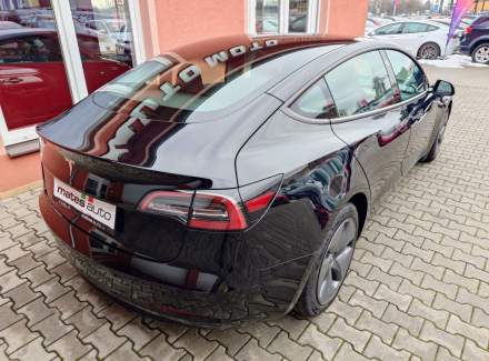Tesla - Model 3