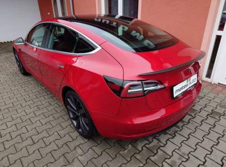 Tesla - Model 3
