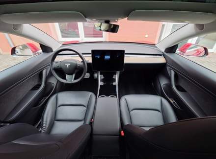 Tesla - Model 3