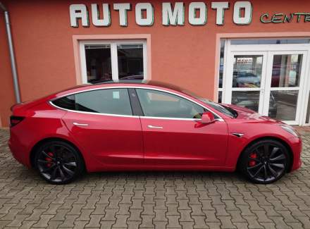 Tesla - Model 3