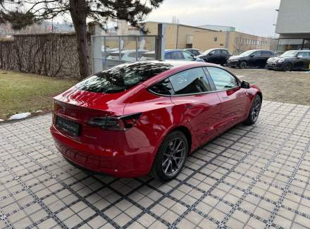 Tesla - Model 3
