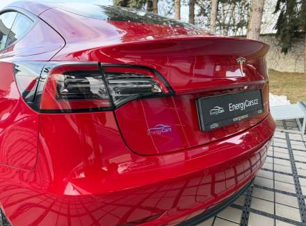 Tesla - Model 3
