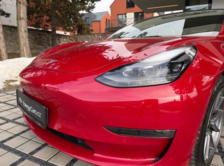 Tesla - Model 3