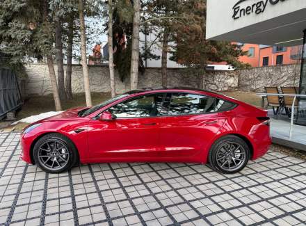 Tesla - Model 3
