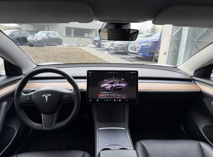 Tesla - Model 3