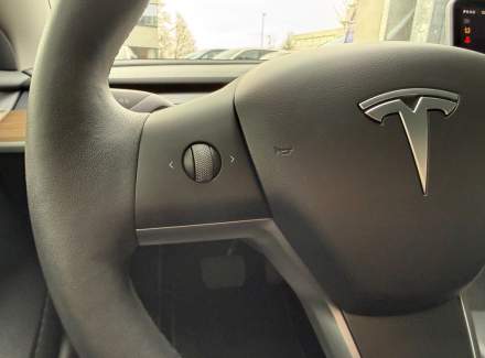 Tesla - Model 3