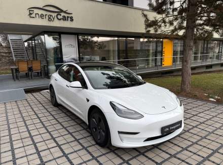 Tesla - Model 3