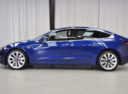 Tesla - Model 3
