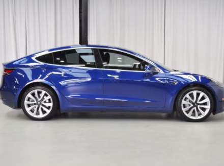 Tesla - Model 3