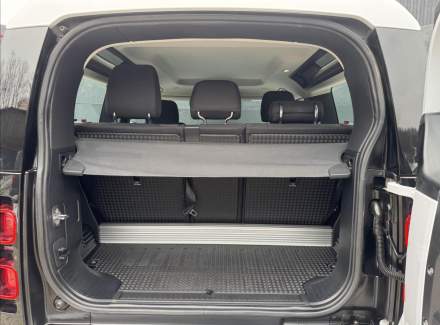 Land Rover - Defender