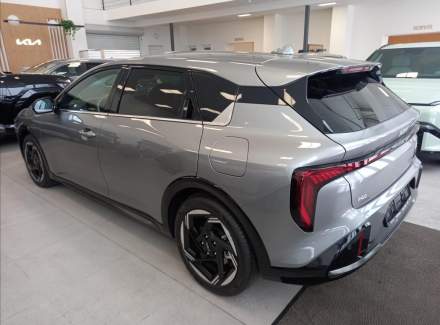 Kia - K4