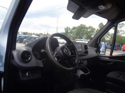 Mercedes-Benz - Sprinter