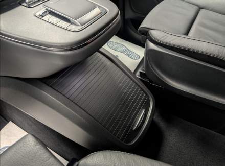 Mercedes-Benz - V-class