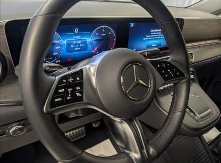 Mercedes-Benz - V-class