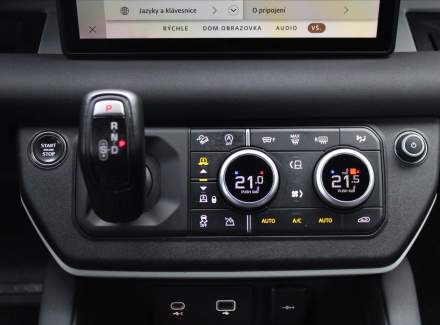 Land Rover - Defender