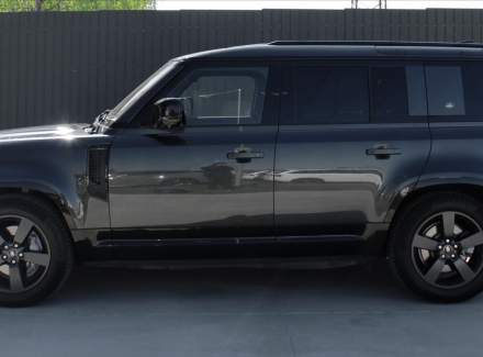 Land Rover - Defender