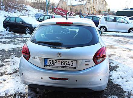Peugeot - 208