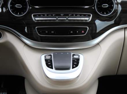 Mercedes-Benz - V-class