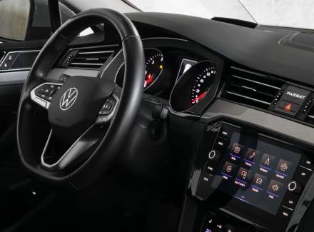 Volkswagen - Passat