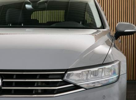 Volkswagen - Passat