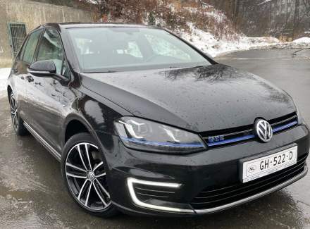 Volkswagen - Golf