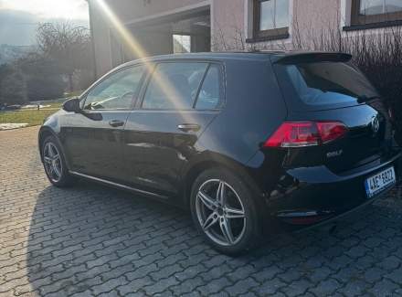 Volkswagen - Golf