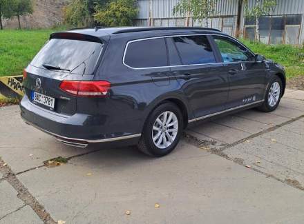 Volkswagen - Passat