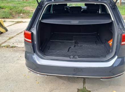 Volkswagen - Passat