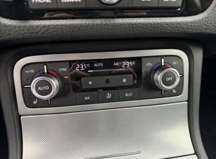 Volkswagen - Touareg