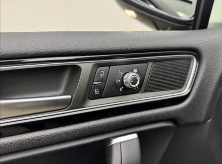 Volkswagen - Touareg