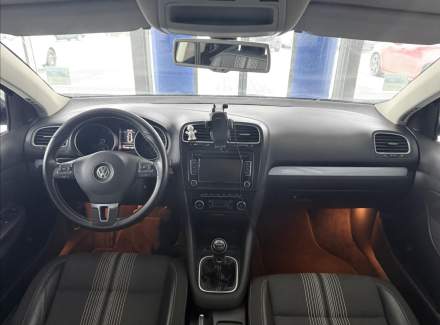 Volkswagen - Golf
