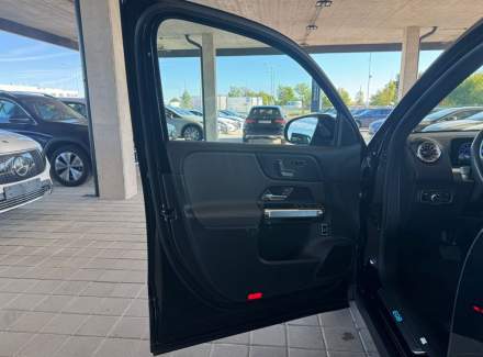 Mercedes-Benz - EQB