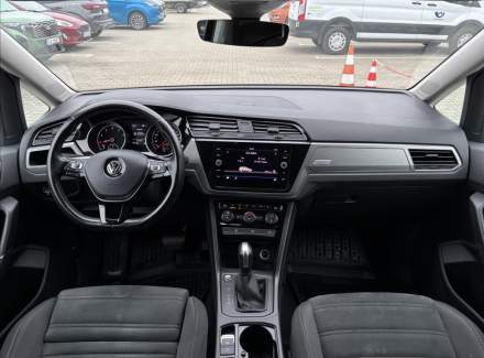 Volkswagen - Touran