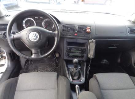 Volkswagen - Golf