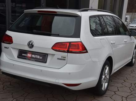 Volkswagen - Golf