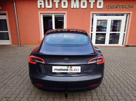 Tesla - Model 3