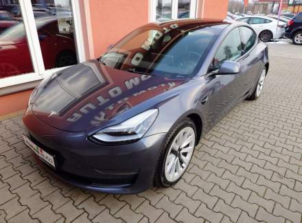 Tesla - Model 3