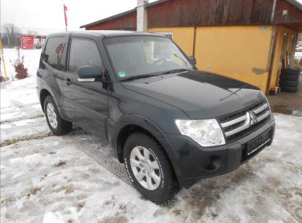 Mitsubishi - Pajero