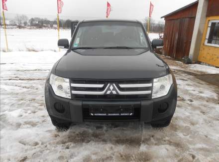 Mitsubishi - Pajero