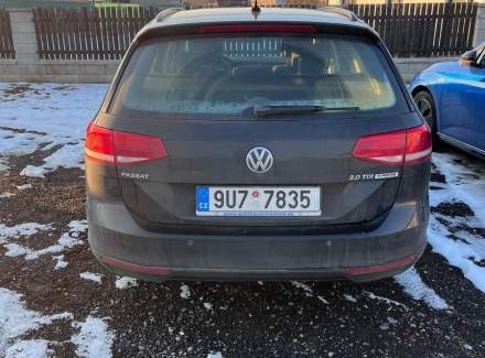Volkswagen - Passat