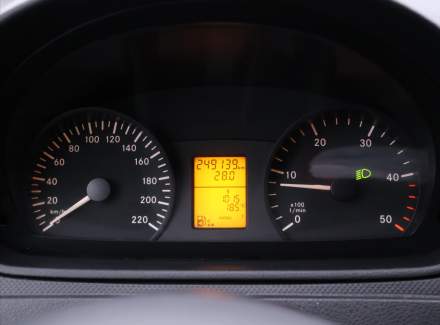 Mercedes-Benz - Vito