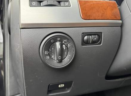 Volkswagen - Touareg