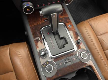 Volkswagen - Touareg