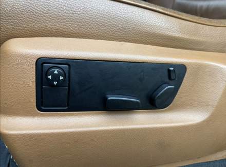 Volkswagen - Touareg